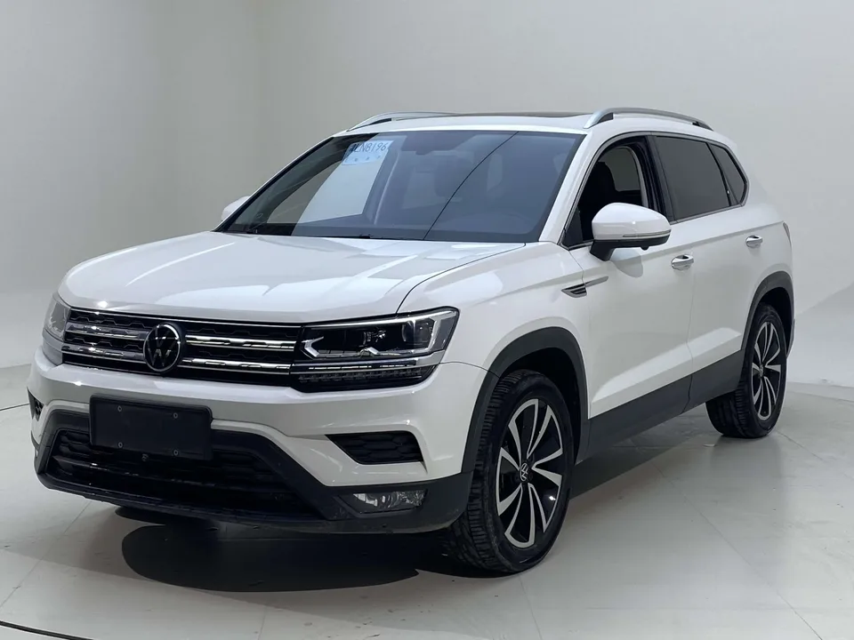 Volkswagen Tharu tuyue 2022 280TSI 2WD Deluxe Edition 2023 — photo 1, buy with delivery to Moscow
