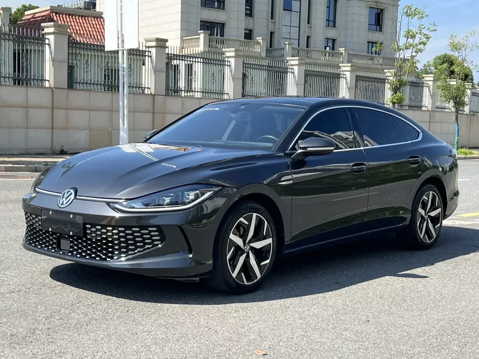 Volkswagen Lamando Lingdu 2022 Lingdu L 280TSI DSG Cool Edition 2022 — photo 1, buy with delivery to Moscow