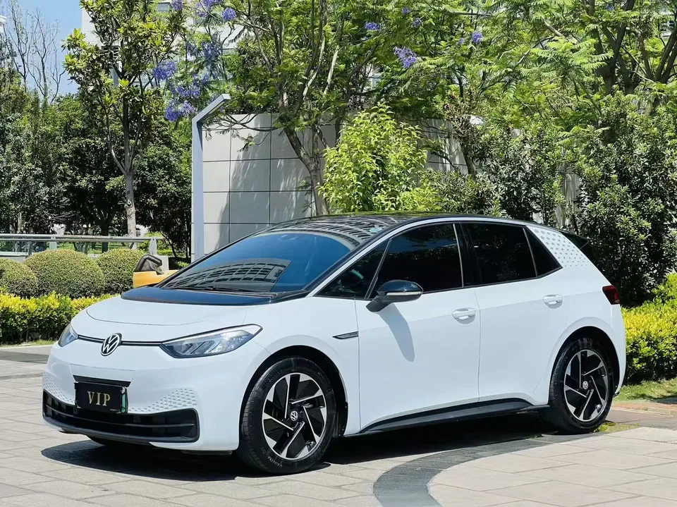 Volkswagen ID.3 Volkswagen ID.3 2023 Pure Smart Edition 2023 — photo 1, buy with delivery to Moscow