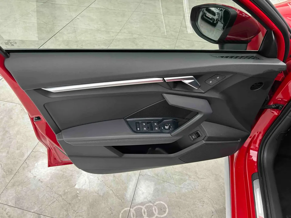 Audi A3 Audi A3 2022 Sportback 35 TFSI Stylish and sporty 2023 — thumbnail 4