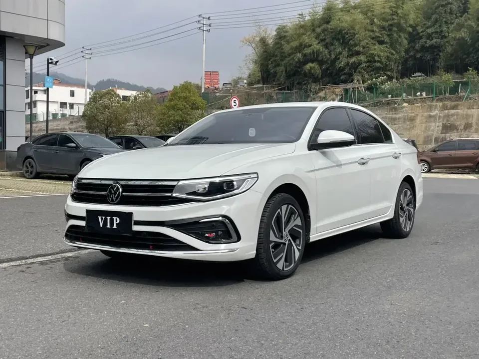 Volkswagen Bora Bora 2023 200TSI DSG Free Travel Edition 2023 — photo 1, buy with delivery to Moscow