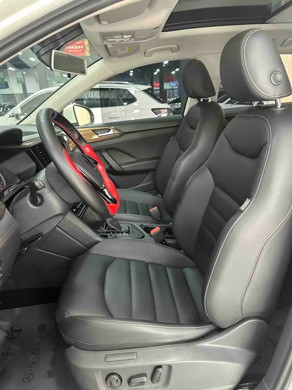 Volkswagen Tharu tuyue 2021 280TSI 2WD Luxury Edition PLUS 2022 — thumbnail 3