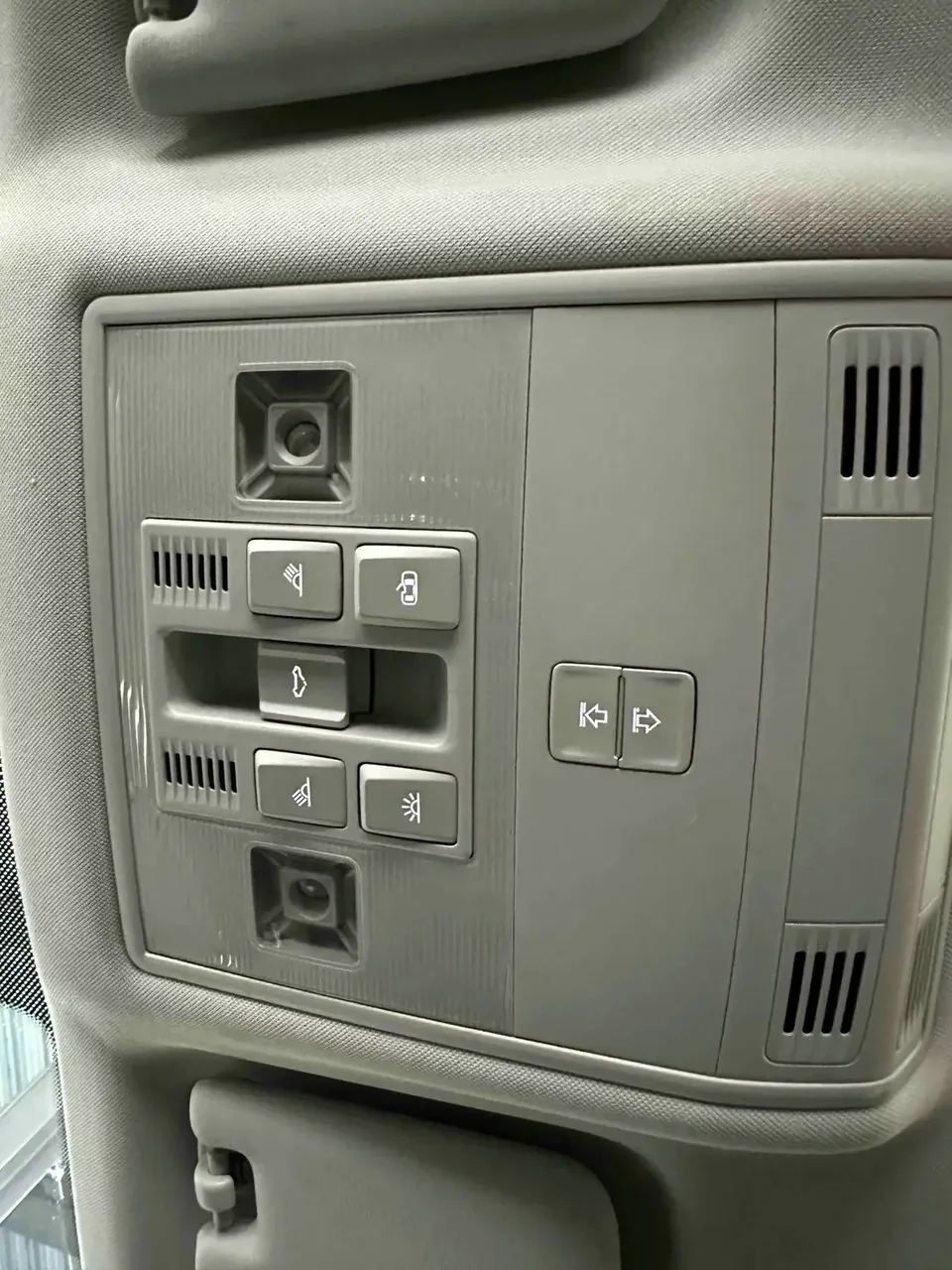 Volkswagen Tharu tuyue 2021 280TSI 2WD Luxury Edition PLUS 2022 — thumbnail 4