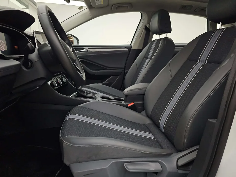 Volkswagen Sagitar Sagitar 2024 200TSI DSG Flying Edition 2024 — thumbnail 4