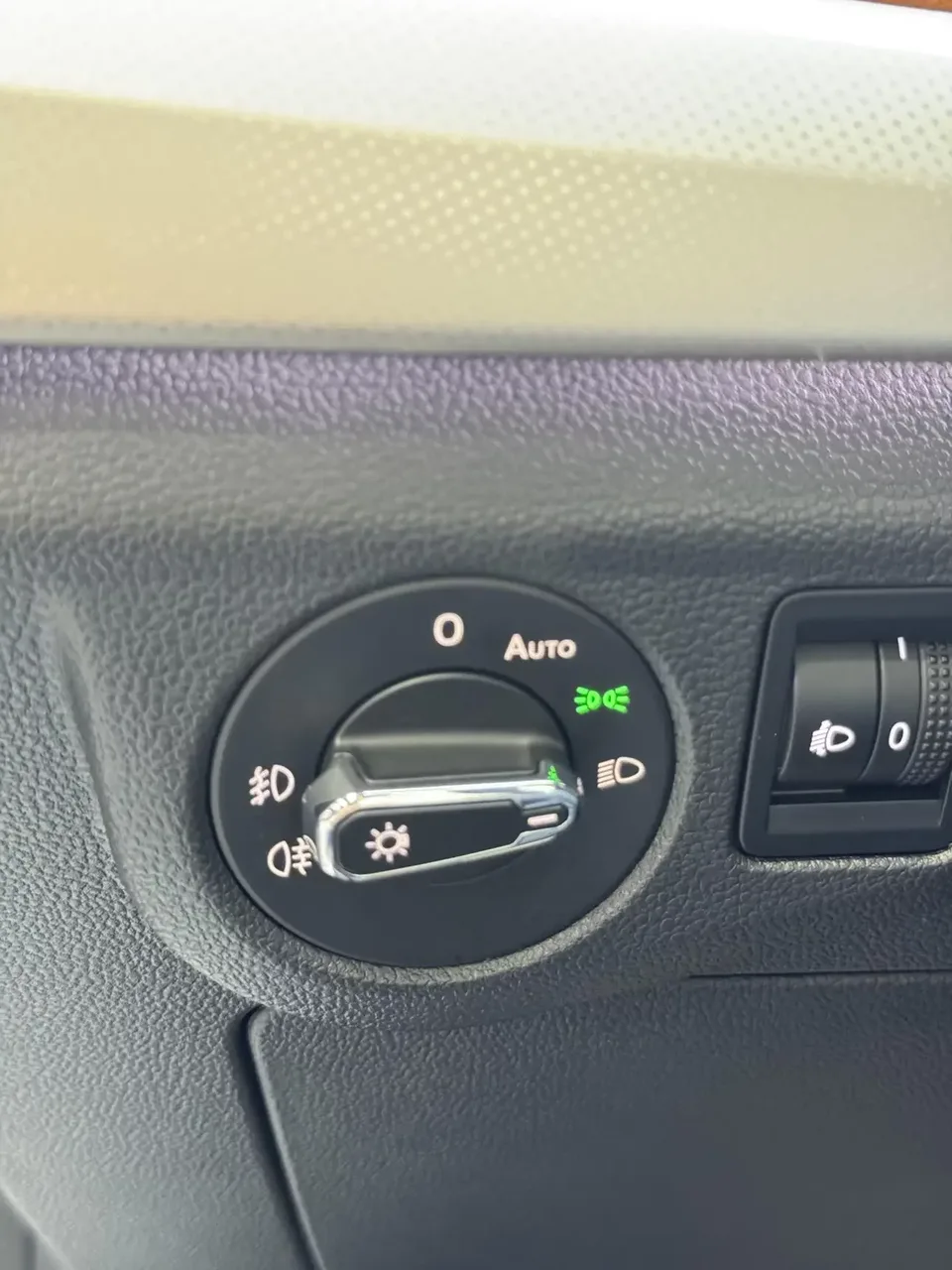 Volkswagen Bora Bora 2023 200TSI DSG Joy Travel PRO Edition 2023 — thumbnail 4