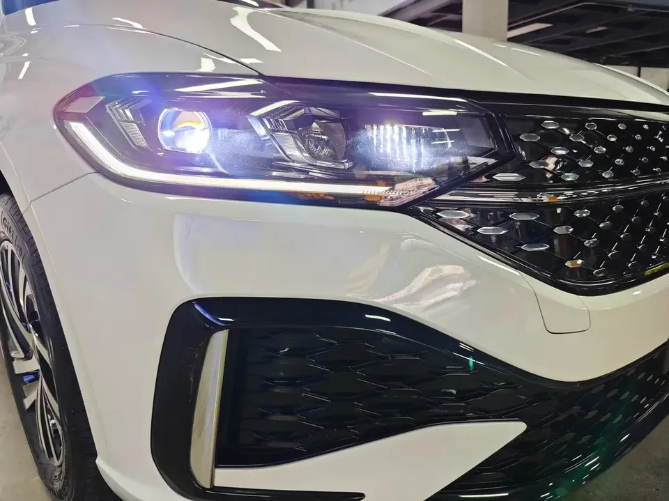 Volkswagen Lavida Lavida 2024 1.5L Automatic Starry Sky 5 Million Edition 2024 — thumbnail 3