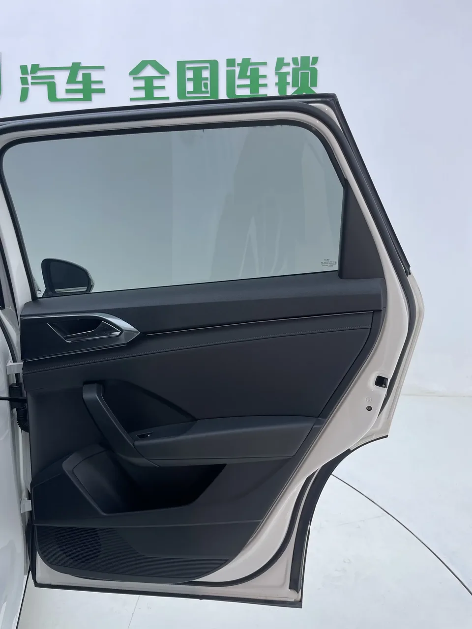 Volkswagen Tharu tuyue 2021 280TSI 2WD Luxury Edition PLUS 2022 — thumbnail 4