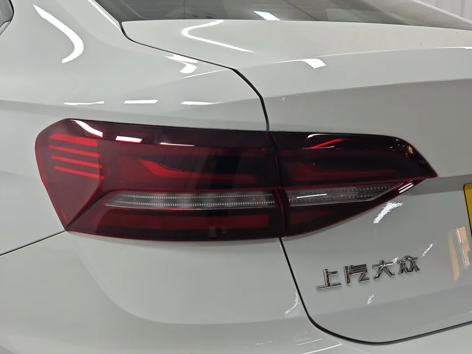 Volkswagen Lavida Lavida 2024 1.5L Automatic Starry Sky 5 Million Edition 2025 — thumbnail 4