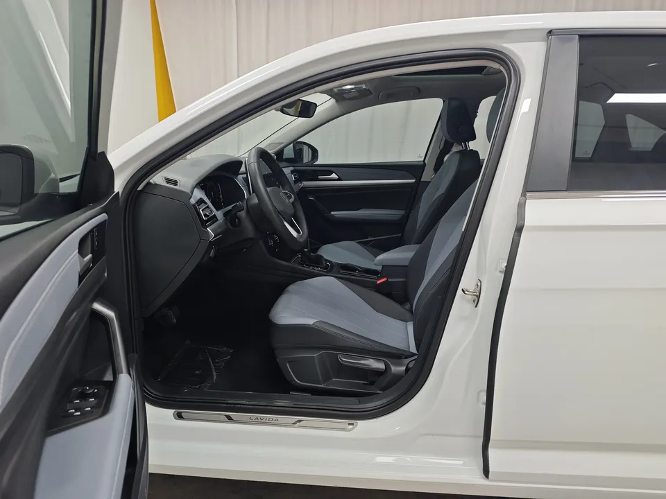 Volkswagen Lavida Lavida 2024 1.5L Automatic Starry Sky 5 Million Edition 2025 — thumbnail 5