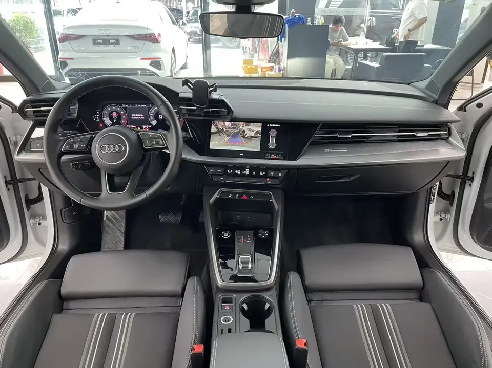 Audi A3 Audi A3 2022 Sportback 35 TFSI Stylish and sporty 2023 — thumbnail 3