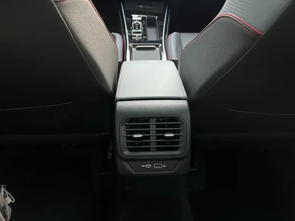 Volkswagen Lamando Lingdu 2022 Lingdu L 280TSI DSG Cool Edition 2022 — thumbnail 3