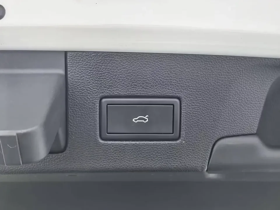 Volkswagen Lamando Lingdu 2022 Lingdu L 280TSI DSG Cool Edition 2023 — thumbnail 3