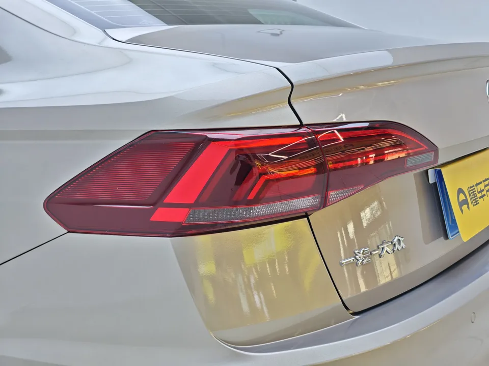 Volkswagen Bora Bora 2021 1.5L Automatic Comfort Smart Connection Edition 2022 — thumbnail 4