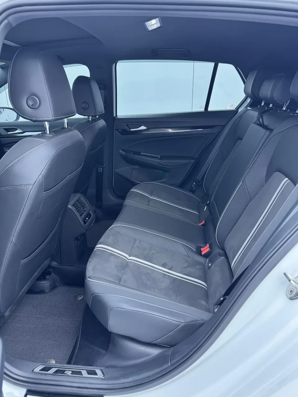 Volkswagen Golf golf 2023 280TSI DSG R-Line Lite 2023 — миниатюра 5