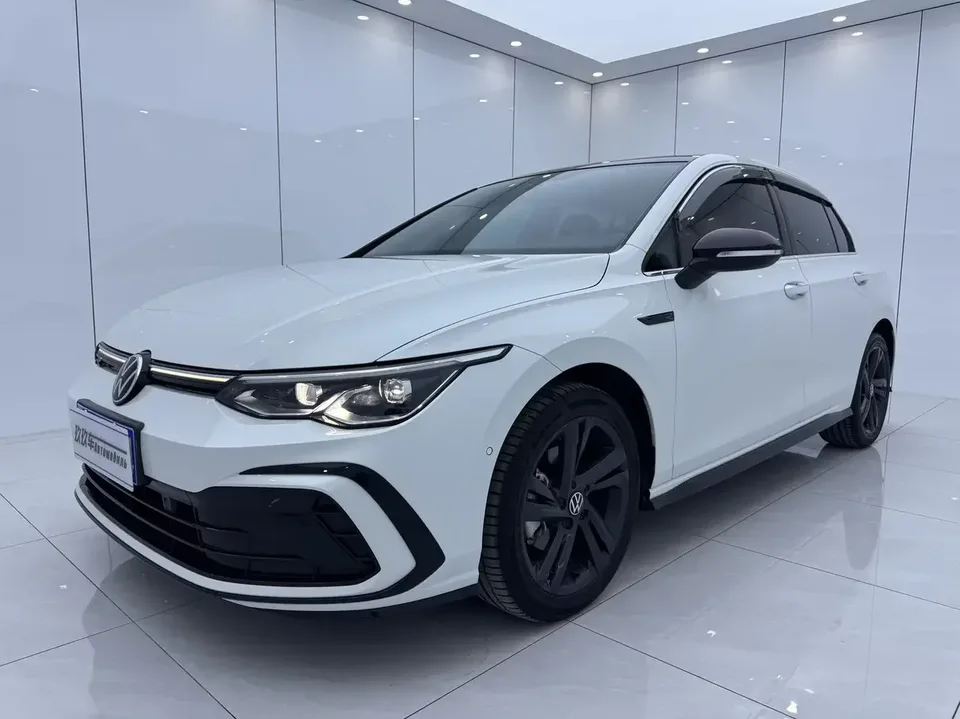 Volkswagen Golf golf 2023 280TSI DSG R-Line Lite 2023 — фото 1, купить с доставкой в Москву