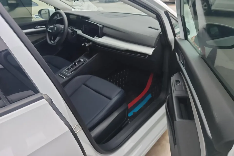 Volkswagen Golf golf 2021 200TSI DSG 2023 — thumbnail 3