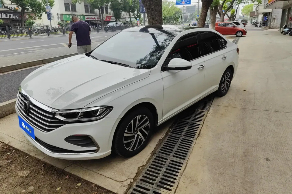 Volkswagen Lavida Lavida 2023 Modified 1.5L Automatic 5 million version 2023 — photo 1, buy with delivery to Moscow
