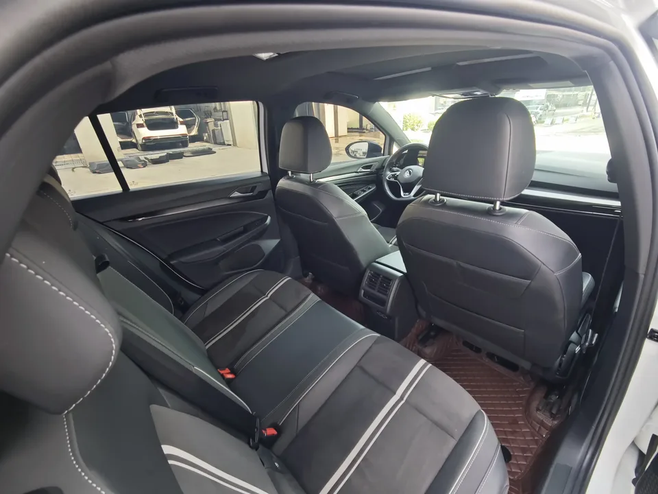 Volkswagen Golf golf 2023 280TSI DSG R-Line facelift 2024 — thumbnail 5