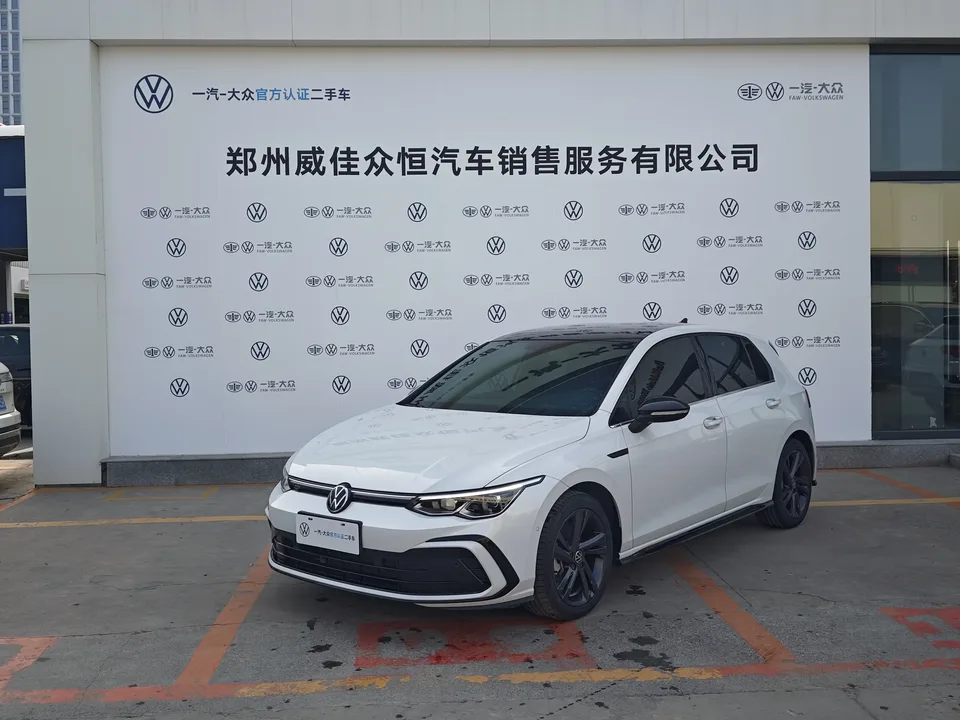 Volkswagen Golf golf 2023 280TSI DSG R-Line facelift 2024 — photo 1, buy with delivery to Moscow