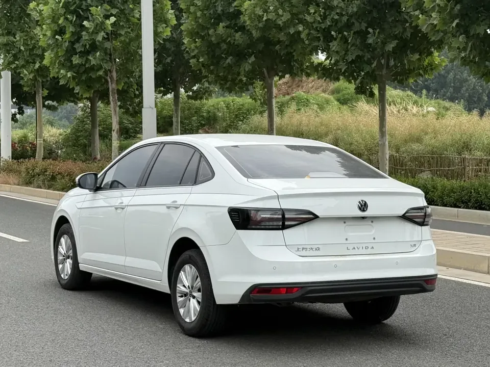 Volkswagen Lavida Lavida 2025 New 1.5L Outstanding New Elegant Edition 2025 — миниатюра 4
