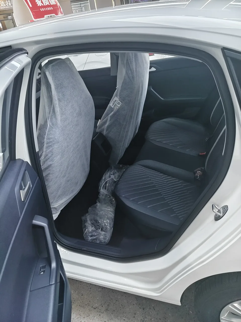 Volkswagen Lavida Lavida 2025 New 1.5L Outstanding New Elegant Edition 2026 — thumbnail 3