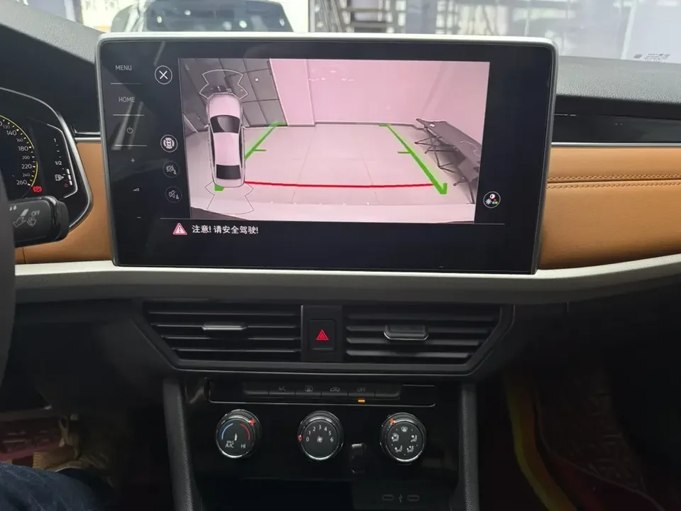 Volkswagen Bora Bora 2023 200TSI DSG Joy Travel PRO Edition 2023 — thumbnail 4