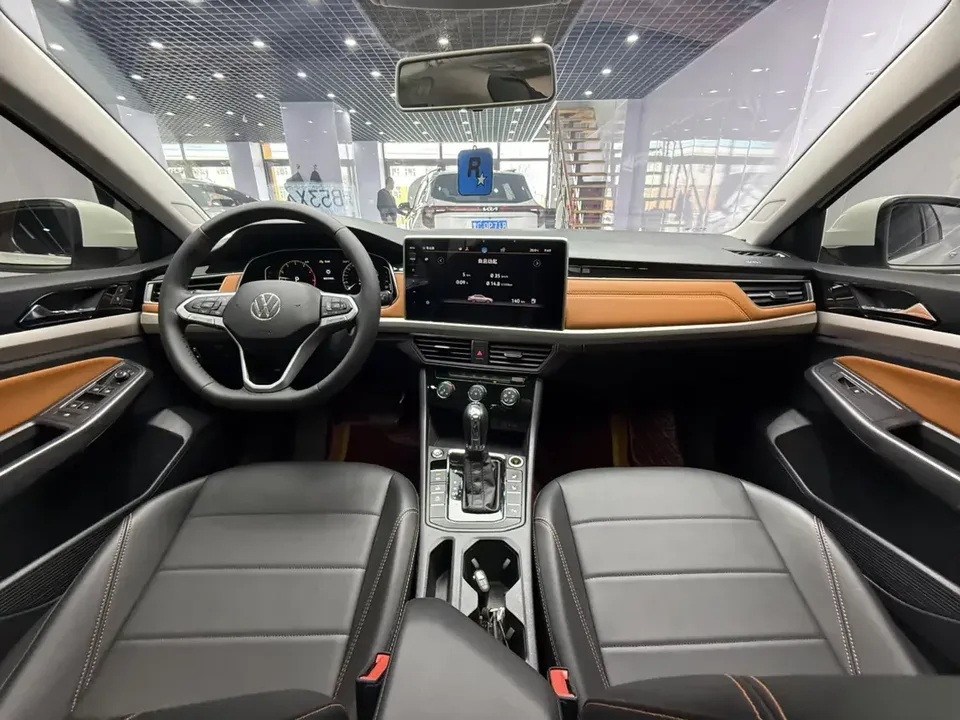 Volkswagen Bora Bora 2023 200TSI DSG Joy Travel PRO Edition 2023 — thumbnail 5