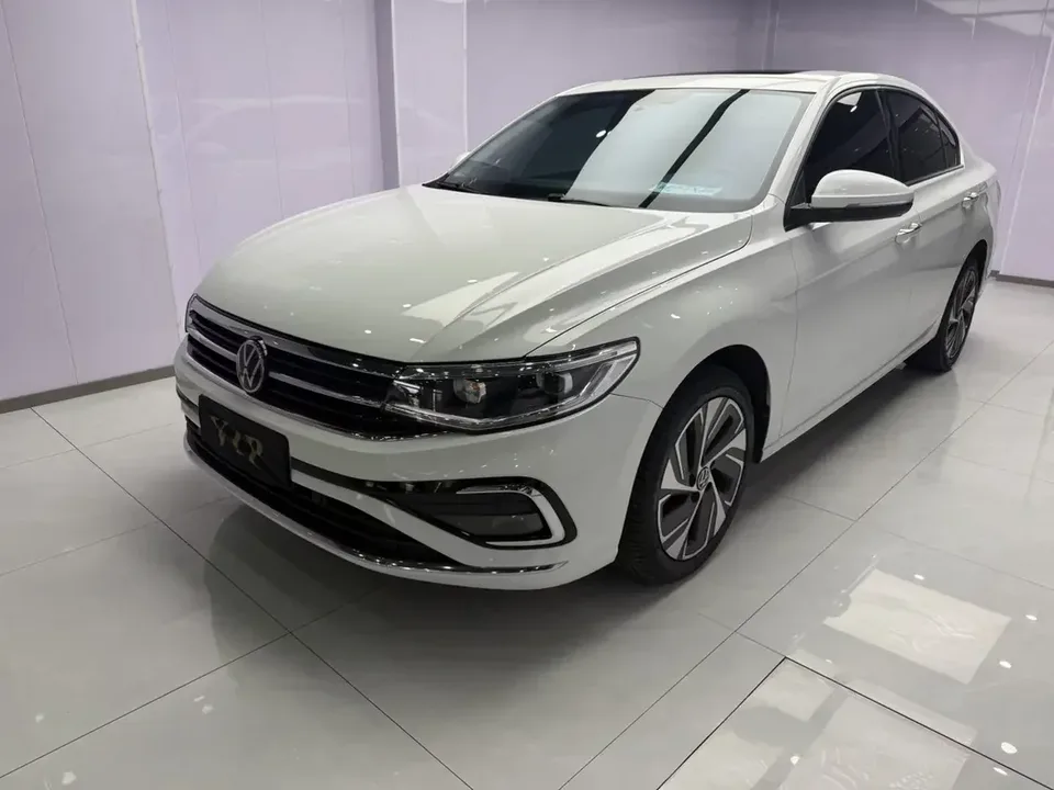 Volkswagen Bora Bora 2023 200TSI DSG Joy Travel PRO Edition 2023 — photo 1, buy with delivery to Moscow