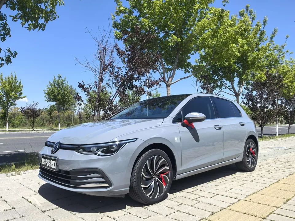 Volkswagen Golf golf 2023 280TSI DSG Pro 2023 — photo 1, buy with delivery to Moscow
