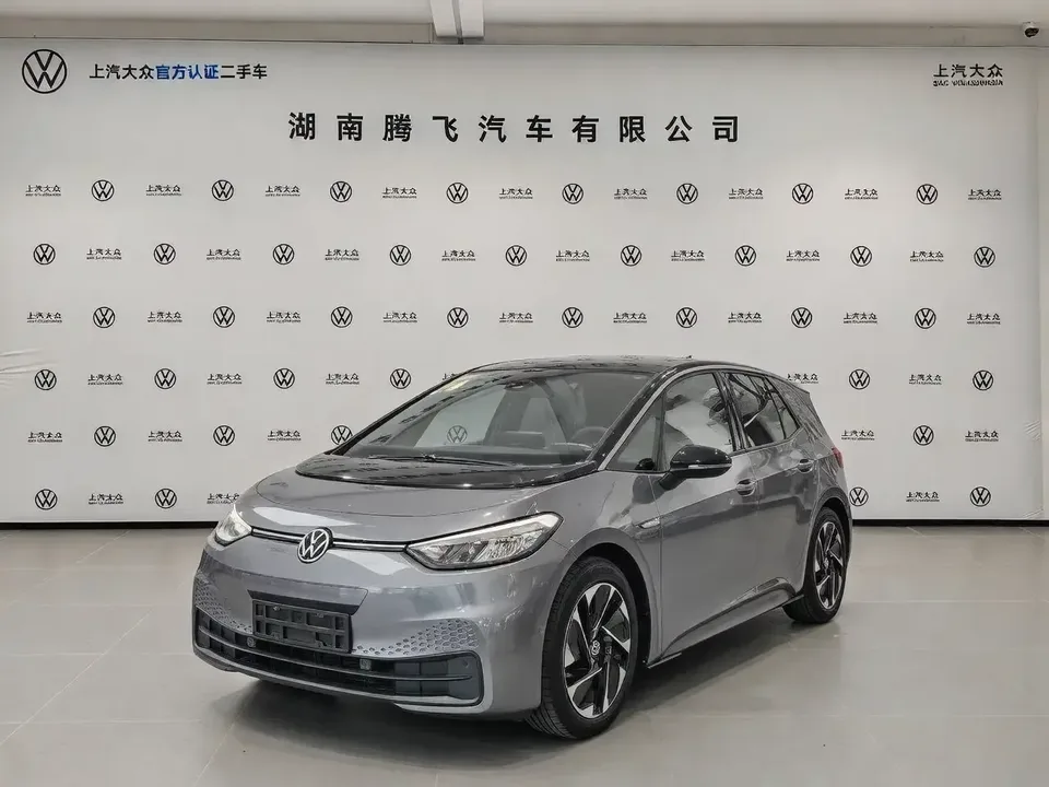 Volkswagen ID.3 Volkswagen ID.3 2023 Upgraded Pure Smart Edition 2024 — photo 1, buy with delivery to Moscow