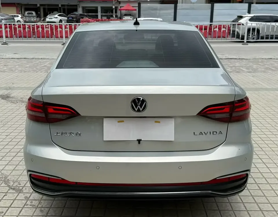 Volkswagen Lavida Lavida 2023 1.5L Automatic Fully Edition 2022 — thumbnail 4