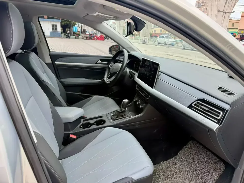 Volkswagen Lavida Lavida 2023 1.5L Automatic Fully Edition 2022 — thumbnail 5