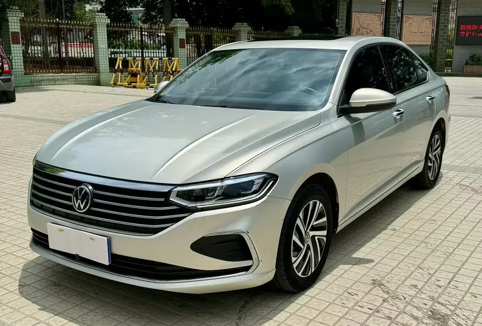 Volkswagen Lavida Lavida 2023 1.5L Automatic Fully Edition 2022 — photo 1, buy with delivery to Moscow