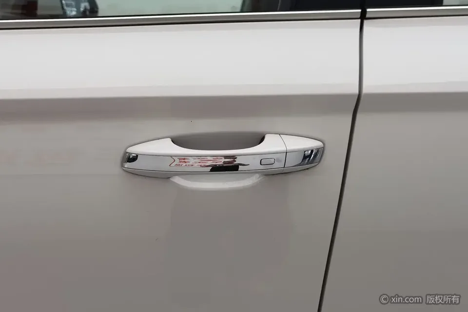 Volkswagen Tharu tuyue 2022 280TSI 2WD Deluxe Edition 2023 — thumbnail 3