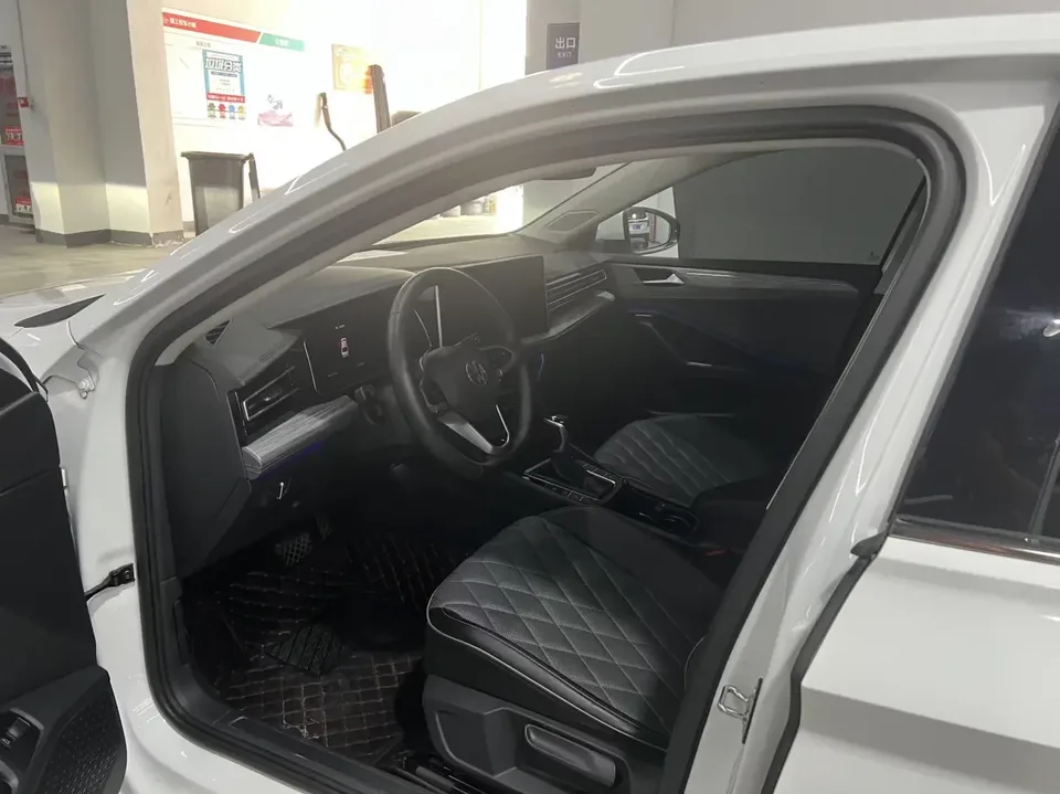 Volkswagen Sagitar Sagitar 2023 280TSI DSG Beyond Edition Plus 2022 — thumbnail 3