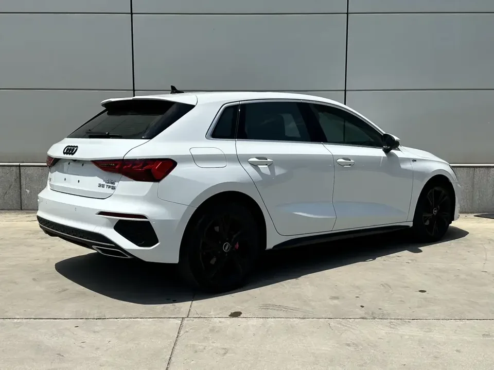 Audi A3 Audi A3 2023 Sportback 35 TFSI Stylish and sporty 2023 — thumbnail 2
