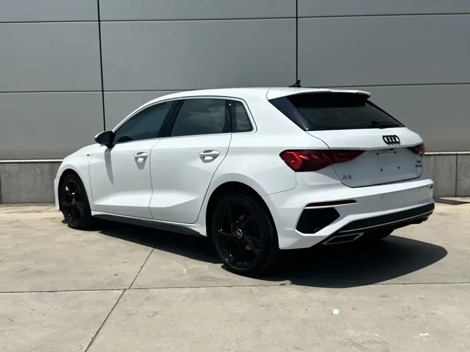 Audi A3 Audi A3 2023 Sportback 35 TFSI Stylish and sporty 2023 — thumbnail 4