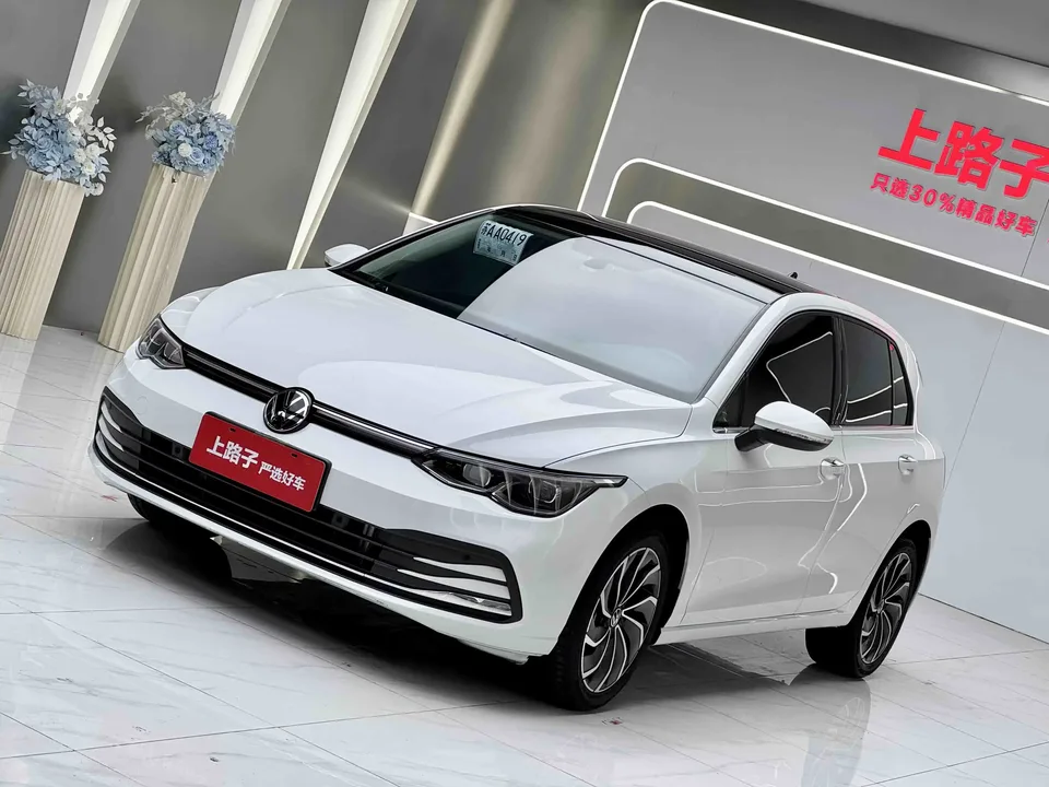 Volkswagen Golf golf 2024 280TSI DSG Pro Expert Edition 2024 — photo 1, buy with delivery to Moscow