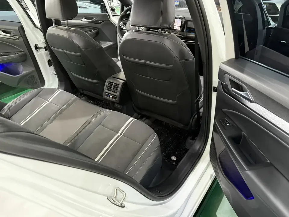 Volkswagen Golf golf 2021 280TSI DSG R-Line 2022 — thumbnail 3