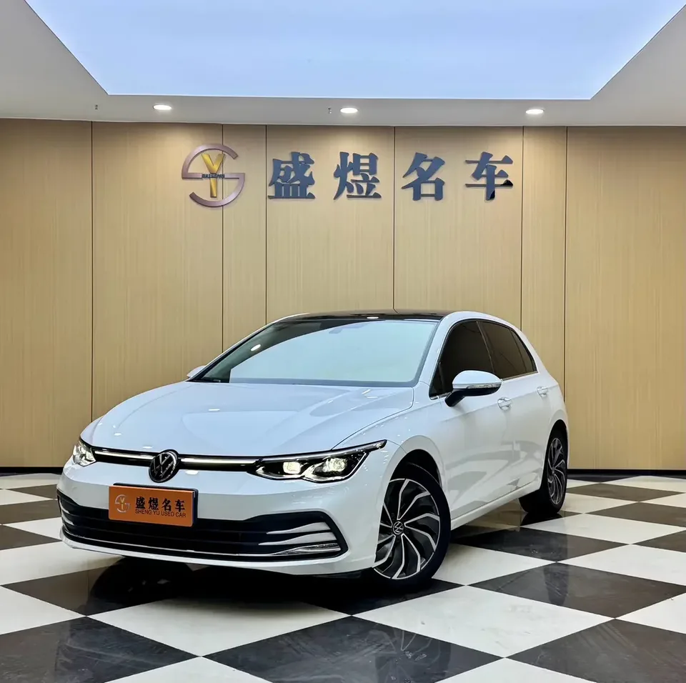 Volkswagen Golf golf 2023 280TSI DSG Pro 2024 — photo 1, buy with delivery to Moscow