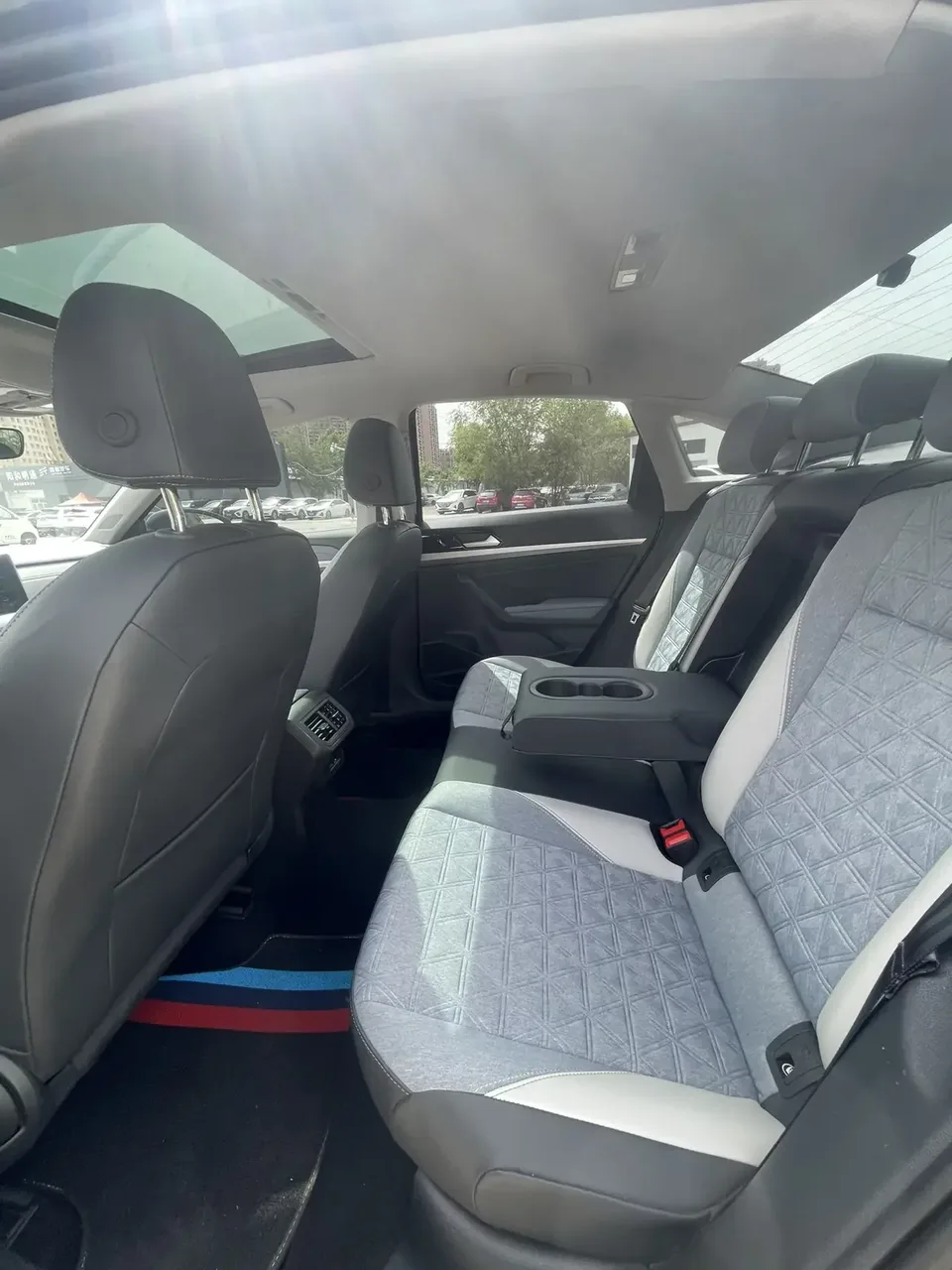 Volkswagen Lavida Lavida 2023 280TSI DSG Full Elegance Edition 2022 — thumbnail 3