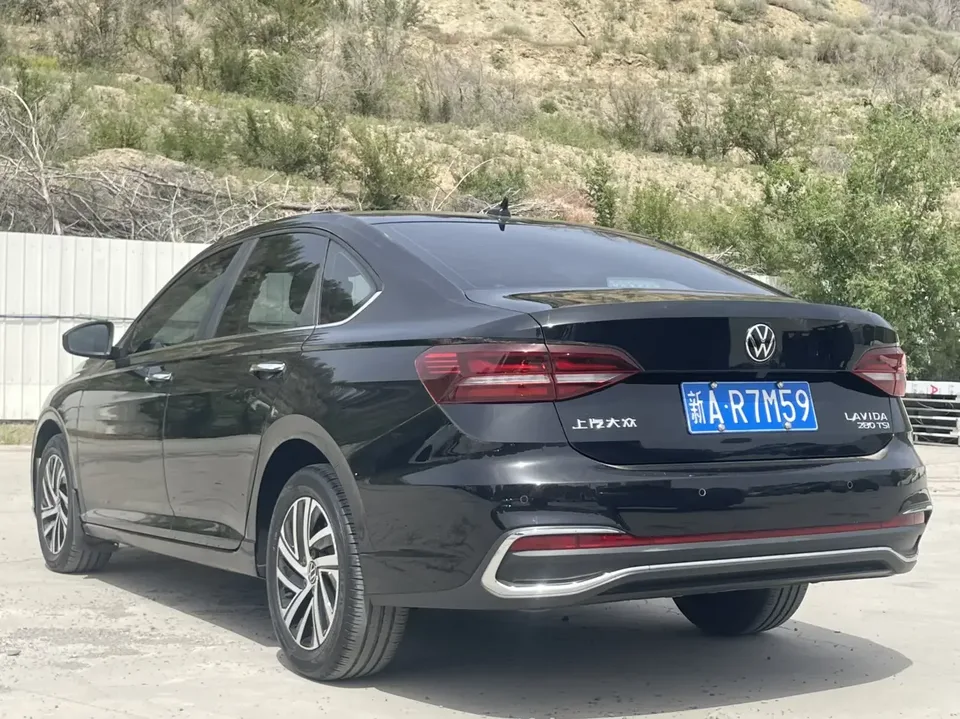 Volkswagen Lavida Lavida 2023 280TSI DSG Full Elegance Edition 2022 — thumbnail 4
