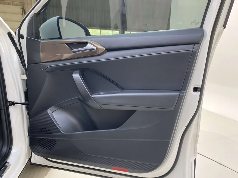 Volkswagen Tharu tuyue 2021 280TSI 2WD Deluxe Edition 2022 — thumbnail 4