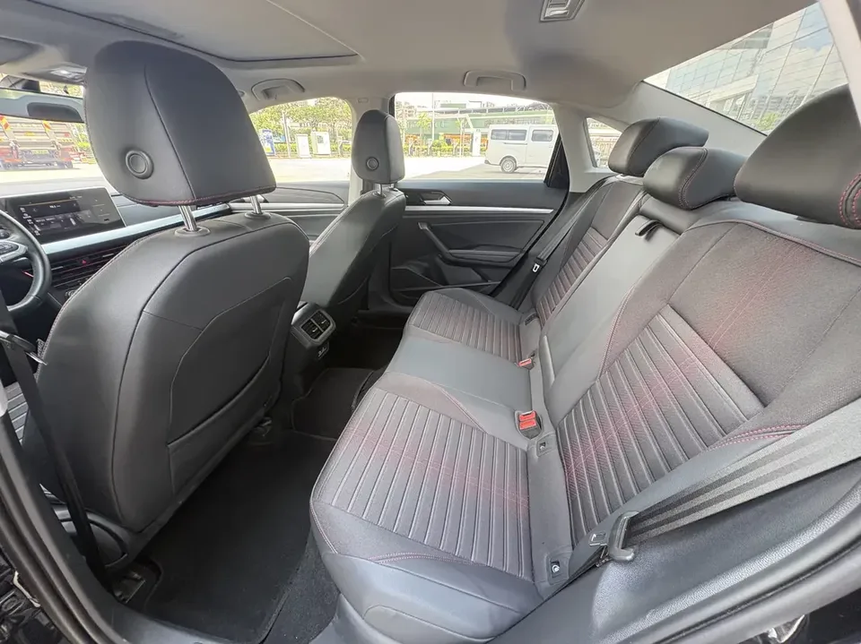 Volkswagen Lavida Lavida 2023 280TSI DSG Starry Sky Edition 2023 — thumbnail 3