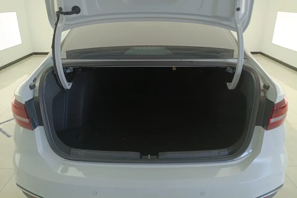 Volkswagen Lavida Lavida 2024 300TSI DSG Full Elegance Edition 2024 — thumbnail 5