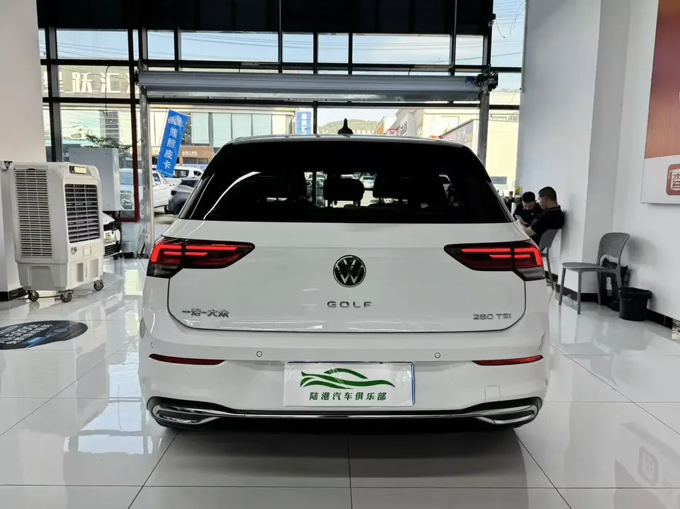 Volkswagen Golf golf 2023 280TSI DSG Pro facelift 2024 — thumbnail 2