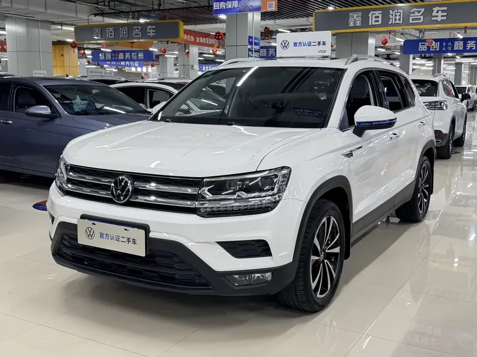 Volkswagen Tharu tuyue 2022 280TSI 2WD Deluxe Edition 2022 — photo 1, buy with delivery to Moscow