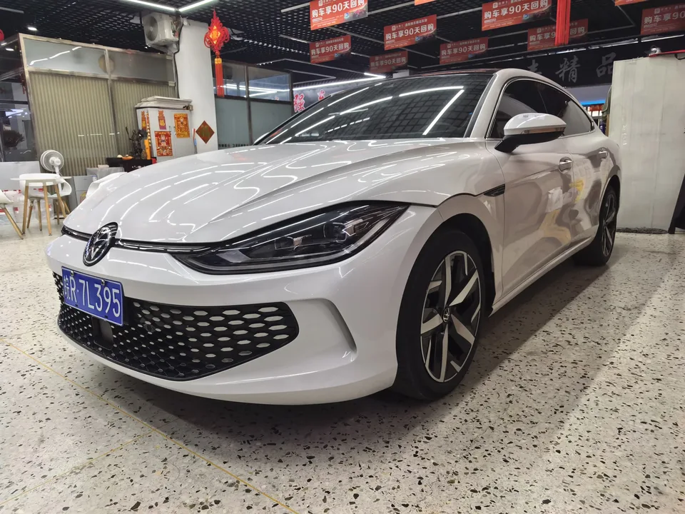 Volkswagen Lamando Lingdu 2023 Lingdu L 280TSI DSG Cool Edition 2023 — photo 1, buy with delivery to Moscow