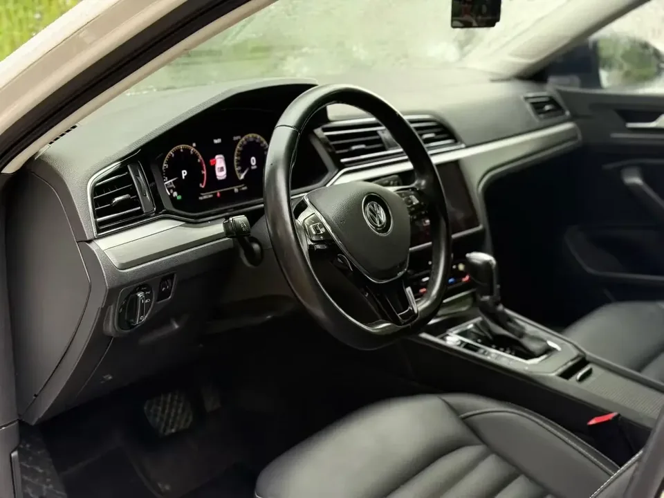 Volkswagen Lamando Lingdu 2021 280TSI DSG Comfort Edition 2022 — thumbnail 3