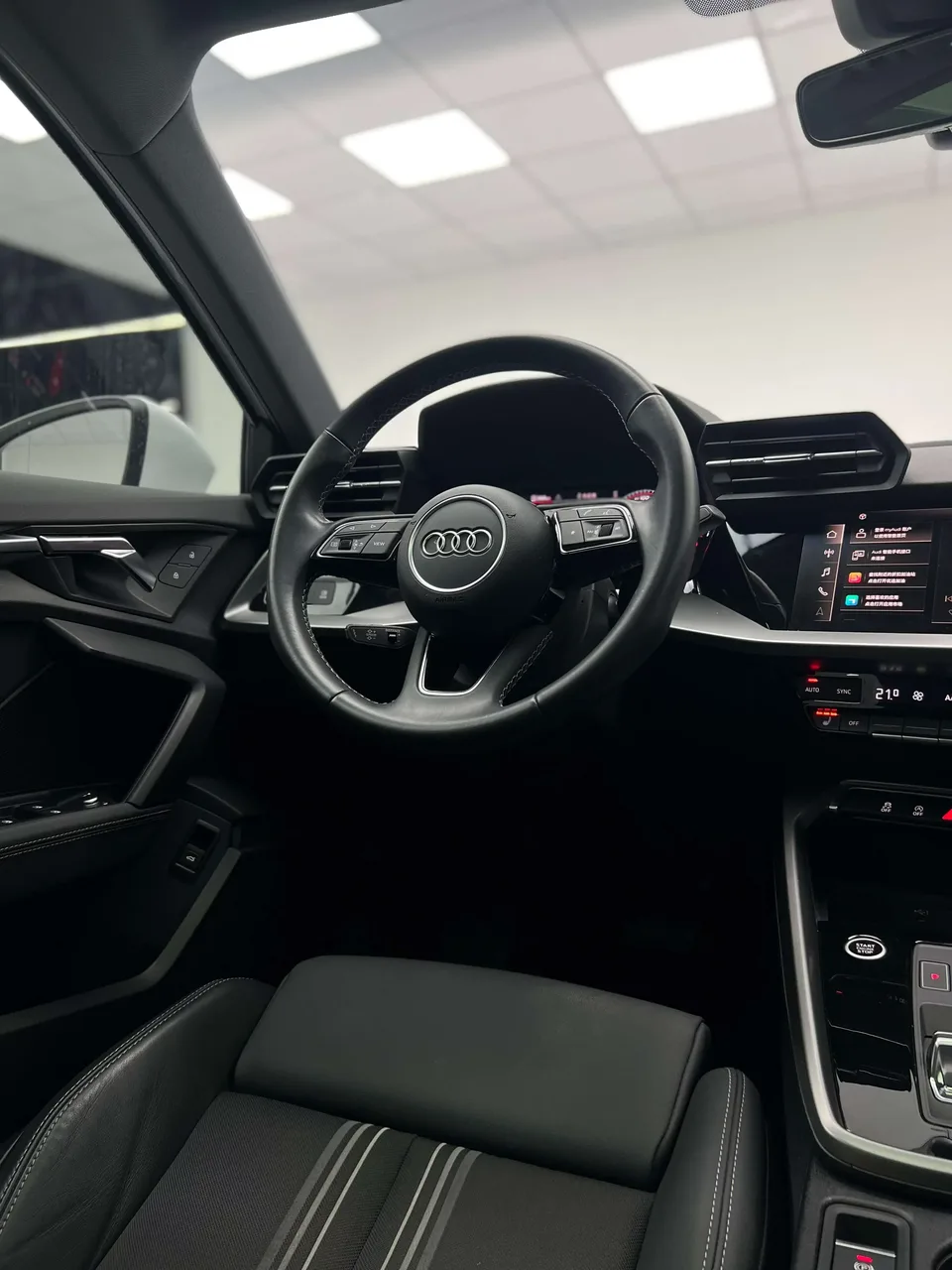 Audi A3 Audi A3 2022 Sportback 35 TFSI Stylish and sporty 2022 — thumbnail 4